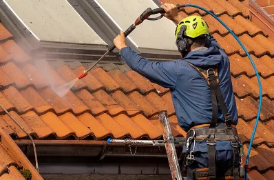 Démoussage et hydrofuge de toiture à Rouhling